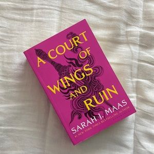 A Court of Wings and Ruin (paperback book)